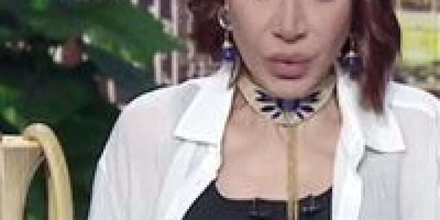 "الطماطم
      والبيض
      رخصوا
      ياجدعان"..بسمة
      وهبة
      تحتفل
      على
      الهواء
      بطبق
      شكشوكة
