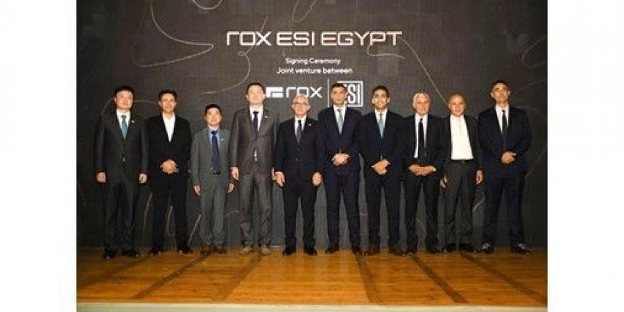 وزير
الاستثمار
والتجارة
الخارجية
يشهد
إطلاق
شراكة
إستراتيجية
لتصنيع
سيارات
الطاقة
الجديدة
في
مصر