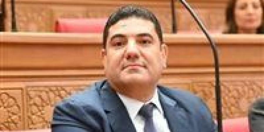 أحمد
      عبد
      المجيد:
      ثورة
      30
      يونيو
      أرست
      دعائم
      الجمهورية
      الجديدة
      ومهدت
      لانطلاقة
      تنموية
      غير
      مسبوقة