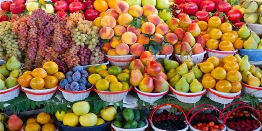 أسعار الفاكهة اليوم، انخفاض البرقوق 30 جنيها والخوخ 15 والعنب البناتي يتهاوى