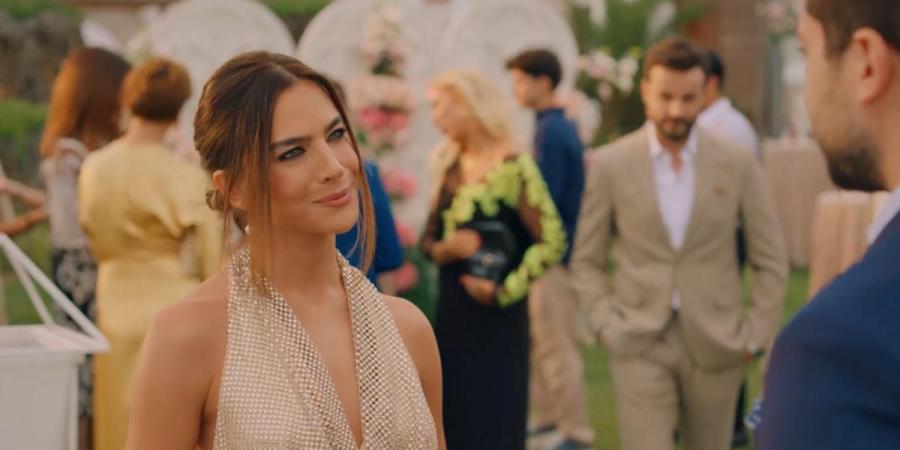 ريم
      خوري
      تشعل
      التوتر
      العاطفي
      في
      مسلسل
      حب
      ع
      ورق|
      تفاصيل