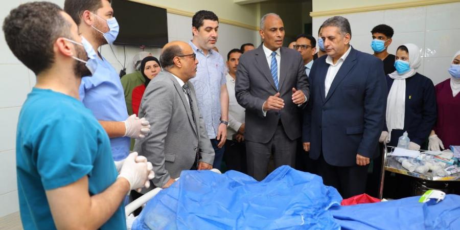 محافظ
      كفرالشيخ
      يطمئن
      على
      رئيس
      قرية
      أُصيبت
      أثناء
      أداء
      واجبها..
      ويوجه
      بتوفير
      الرعاية
      الطبية
      الكاملة