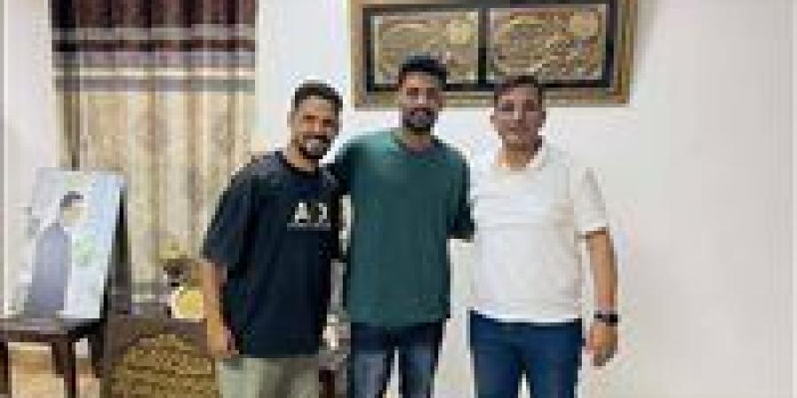 الداخلية
      يتعاقد
      مع
      أحمد
      محارب
      لاعب
      وسط
      لافيينا
      إف
      سي
      موسمين