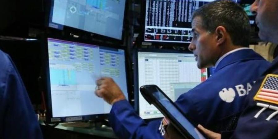 مؤشرات الأسهم الأمريكية تغلق منخفضة بعد قرار تثبيت الفائدة
