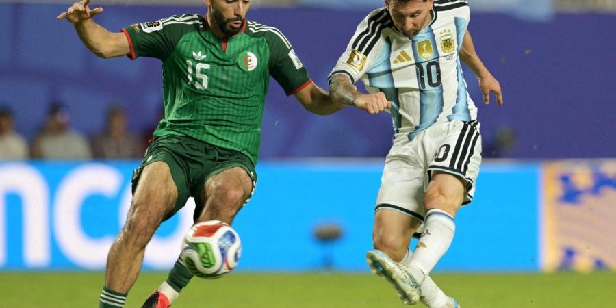 كأس العالم 2026.. الأرجنتين تفوز على الجزائر بثلاثية ميسي