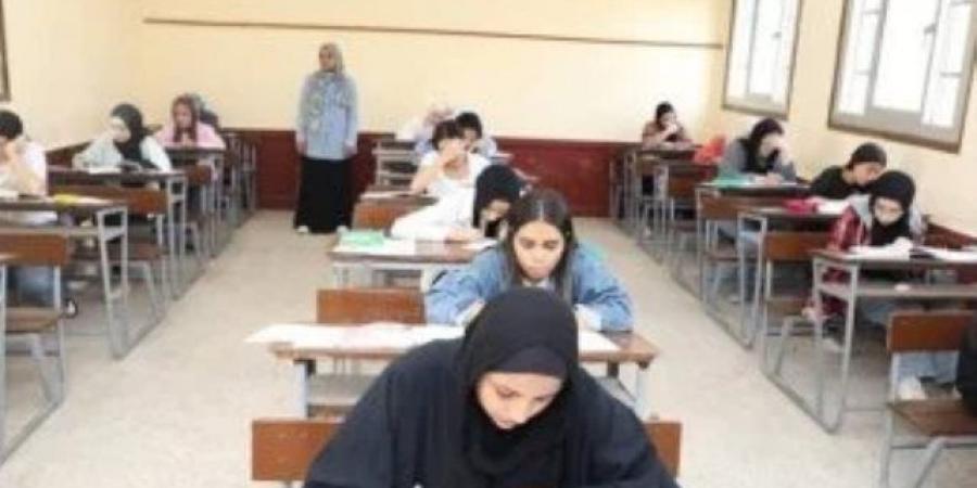 بعد اعتماد النتيجة.. لماذا لم تُعلن أسماء أوائل الشهادة الإعدادية بالجيزة حتى الآن؟