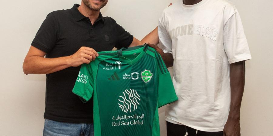 الأهلي يعزز صفوفه بالتعاقد مع الغامبي أبو بكر سيدي كينتيه بعقد يمتد خمسة أعوام