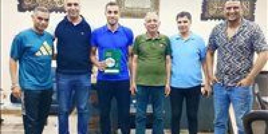 كهرباء
      الإسماعيلية
      يجدد
      عقد
      الظهيرالأيسر
      عصام
      الفيومي
      موسمين