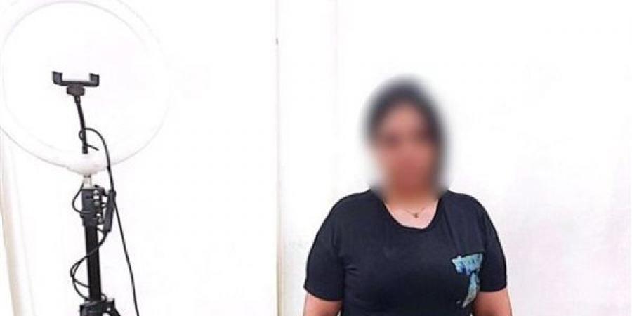 ضبط صانعة محتوى بتهمة نشر مقاطع خادشة للحياء بالهرم
