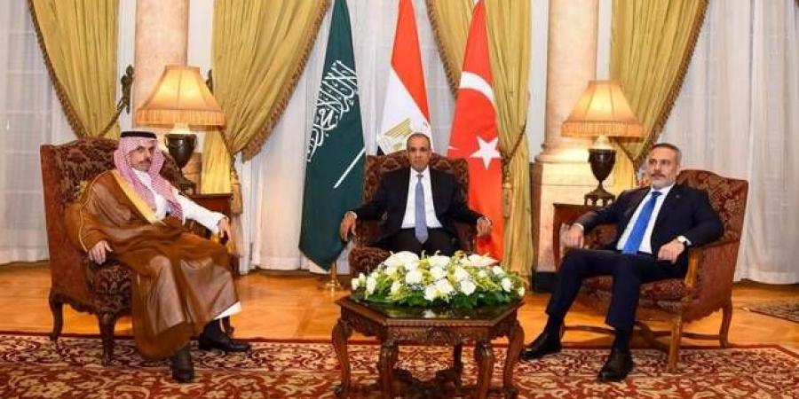 وزراء خارجية مصر والسعودية وتركيا يبحثون تطورات غزة والسودان وليبيا وإيران