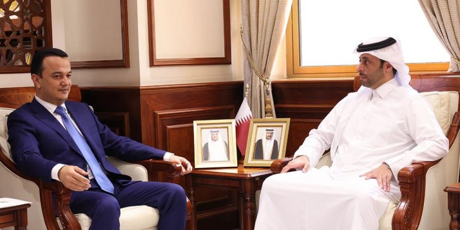 وزير البلدية يجتمع مع وزير الاستثمار والتجارة والصناعة بجمهورية أوزبكستان
