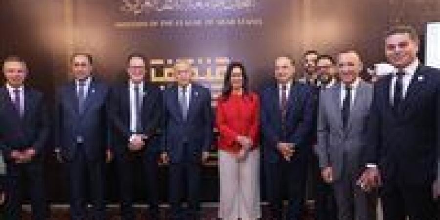 خلال
      حفل
      الافتتاح..
      عبد
      المقصود:
      متحف
      الجامعة
      العربية
      يوثق
      مسيرة
      تاريخية
      للعمل
      العربي
      المشترك