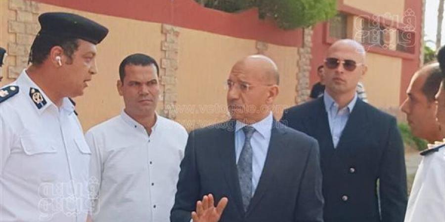 مدير أمن بورسعيد يتفقد لجان الثانوية العامة للاطمئنان على الحالة الأمنية (صور)