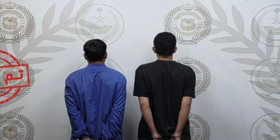 القبض
      على
      مخالف
      ومقيم
      في
      بحرة
      لترويجهما
      أكثر
      من
      91
      ألف
      قرص
      إمفيتامين
      مخدر
