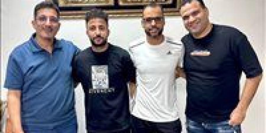 الداخلية
      يتعاقد
      مع
      محمود
      العوكش
      جناح
      أيمن
      أبوقيرللأسمدة
      موسمين