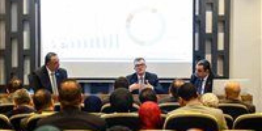 وزير
      التخطيط:
      5.1%
      معدل
      النمو
      المحقق
      في
      9
      أشهر..
      ونستهدف
      القفز
      إلى
      5.4%
      العام
      المالي
      المقبل