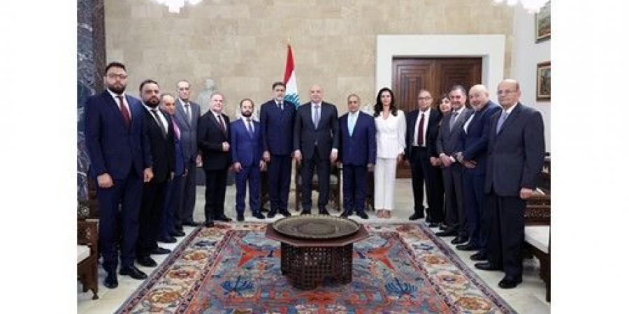 عون
يتلقى
اتصالات
من
فانس
ورئيس
الوزراء
القطري
حول
وقف
النار
ومنع
التصعيد:
لا
أحد
يفاوض
عنا