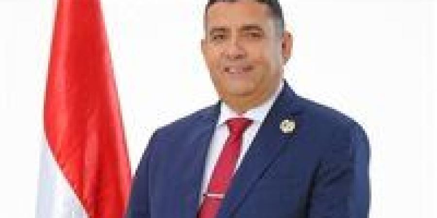 أسامة
      مدكور
      يطالب
      بخطة
      عاجلة
      لتعميق
      الصناعة
      ودعم
      المشروعات
      الصغيرة
      لتقليص
      الواردات
      وزيادة
      الصادرات