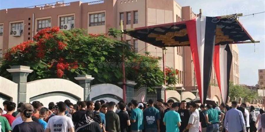 وفاة مراقب بالثانوية الأزهرية داخل لجنة امتحانات بالغربية إثر أزمة قلبية مفاجئة