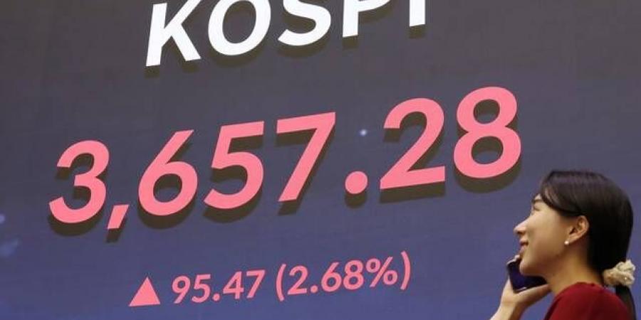 "كوسبي" يسجل أكبر هبوط منذ ثلاثة أشهر بسبب أسهم الرقائق