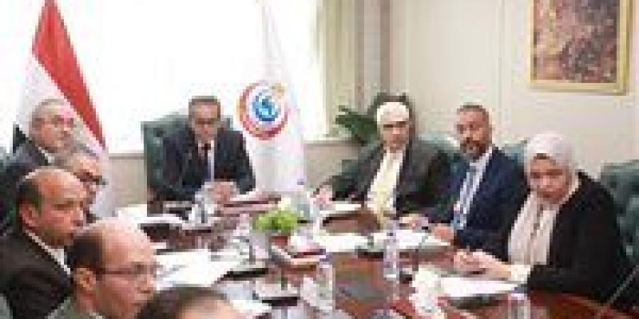 وزير
      الصحة
      يترأس
      اجتماع
      مجلس
      إدارة
      الهيئة
      العامة
      للمستشفيات
      والمعاهد
      التعليمية