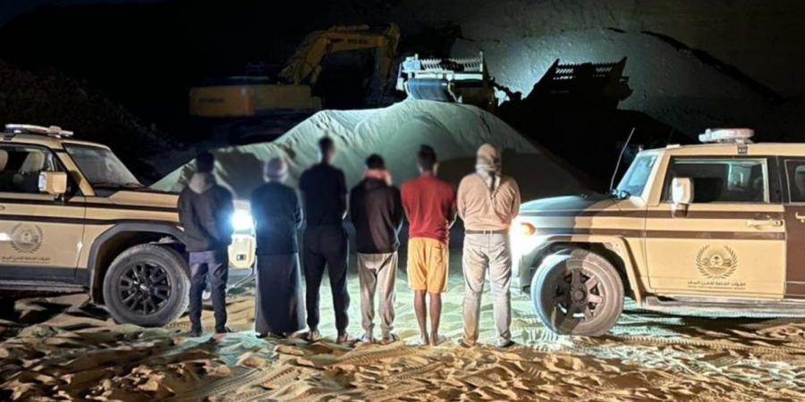 الأمن
      البيئي
      يضبط
      مخالفين
      لاستغلال
      الرواسب
      والتخييم
      غير
      النظامي
      ودخول
      المركبات
      إلى
      المواقع
      المحمية