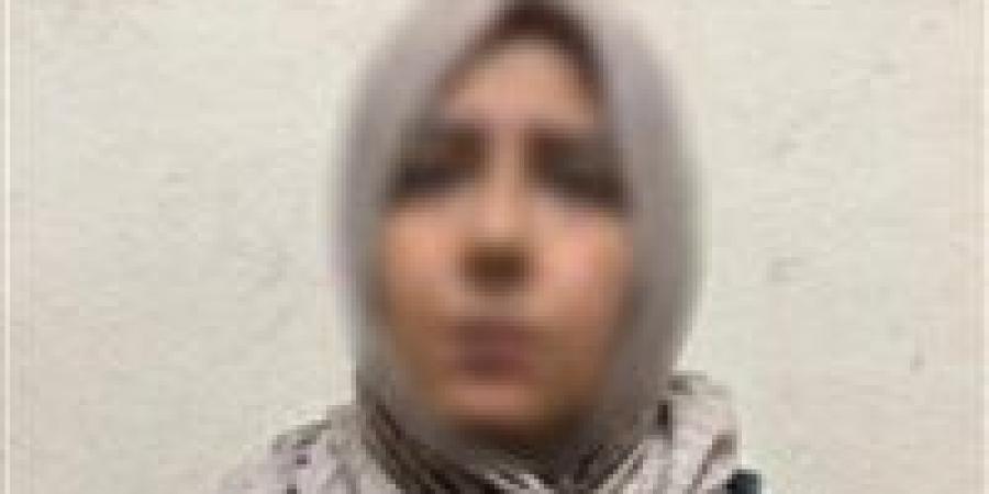 أخفت
      وجهها
      بالنقاب..
      السجن
      المشدد
      7
      سنوات
      لخاطفة
      رضيعة
      مستشفى
      الحسين