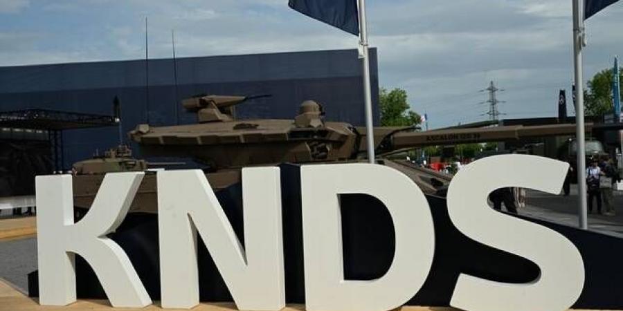 "KNDS"
      تعلن
      طرحًا
      عامًا
      أوليًا
      في
      باريس
      وفرانكفورت
      بدعم
      حكومي