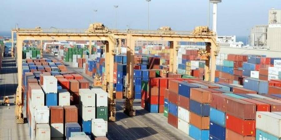 صادرات
      السعودية
      تتجاوز
      101
      مليار
      ريال
      خلال
      أبريل..
      والفائض
      التجاري
      يرتفع
      100.8%