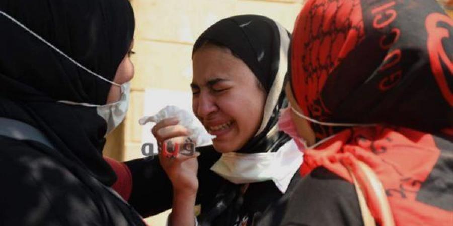الكيمياء تبكي طلاب الثانوية، الآباء: وجعوا قلوب ولادنا، والنشطاء: عايزين امتحان تفصيل