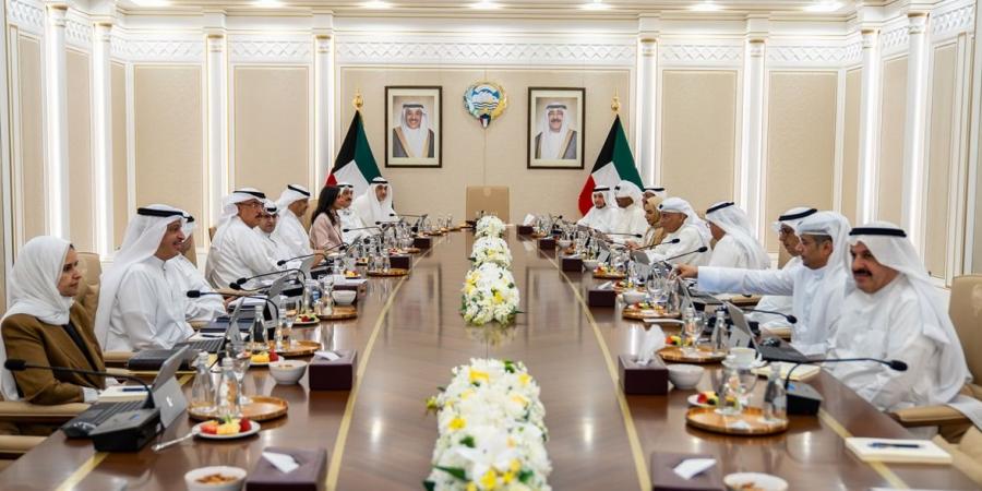  مجلس الوزراء الكويتي يدين استهداف ناقلة قطرية أثناء عبورها بالقرب من مضيق هرمز