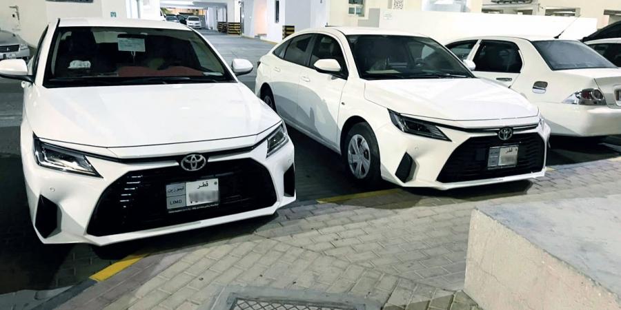 سيارات الليموزين تحول الشوارع السكنية إلى مواقف انتظار