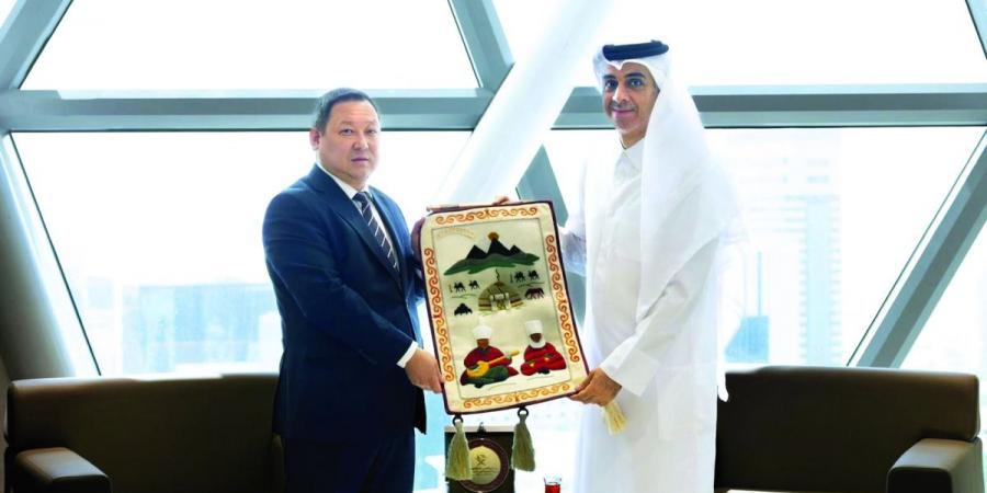 وكيل الرياضة والشباب يستقبل سفير قيرغيزيا