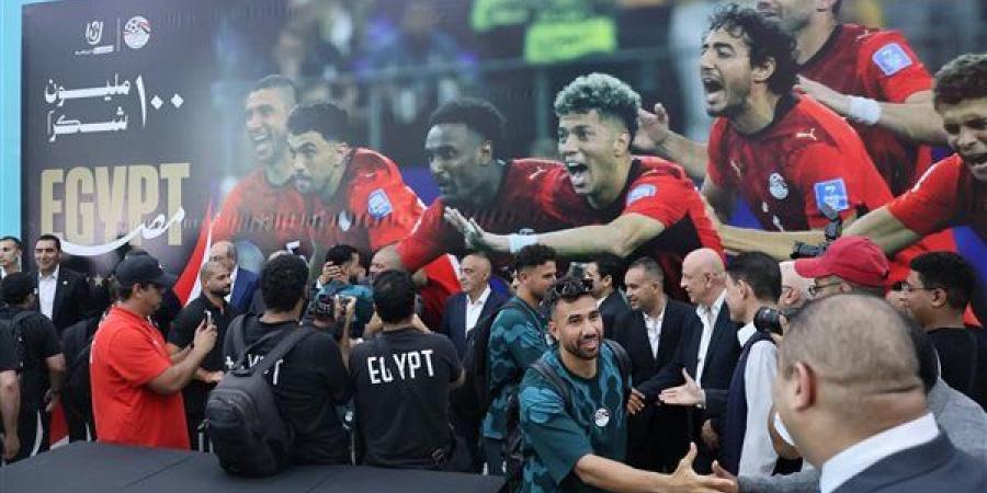 بعثة منتخب مصر تصل مقر إقامتها في العلمين الجديدة