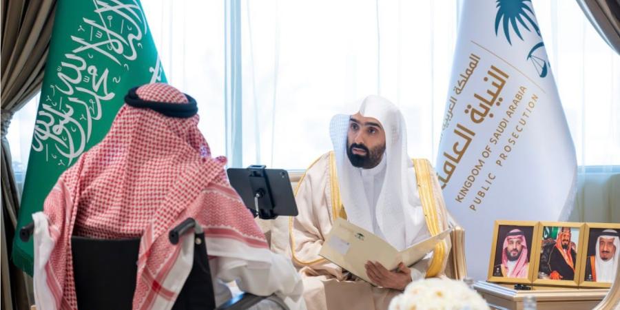 معالي
      النائب
      العام
      د.
      خالد
      اليوسف
      يلتقي
      المستفيدين
      ويوجّه
      بسرعة
      دراسة
      الطلبات
      وإنجازها
