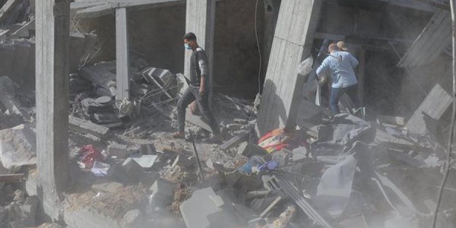 مصابون في غارة إسرائيلية استهدفت ساحة مستشفى كمال عدوان شمال غزة