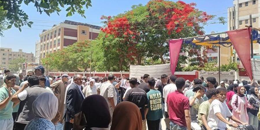 الثانوية العامة تختتم الامتحانات الخميس المقبل.. الفيزياء يرسم البسمة على وجوه الطلاب.. وهذا موعد إعلان النتيجة