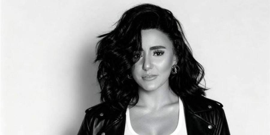 الموت يفجع الفنانة إيمان سلامة