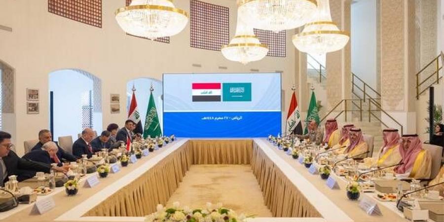 السعودية
      والعراق
      يعقدان
      اجتماعاً
      رسمياً
      لبحث
      العلاقات
      الثنائية
      والأوضاع
      بالمنطقة
