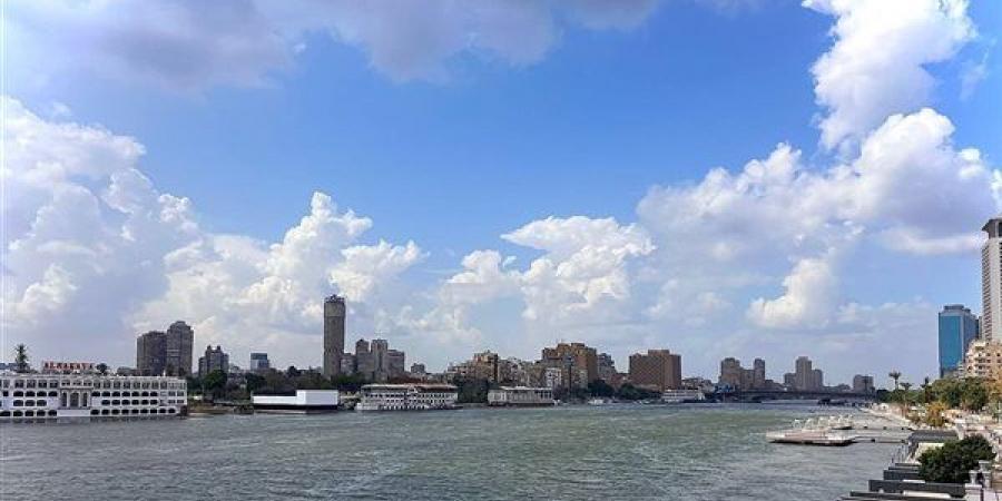 حالة الطقس اليوم، حرارة ورطوبة ورياح ليلا تلطف الأجواء