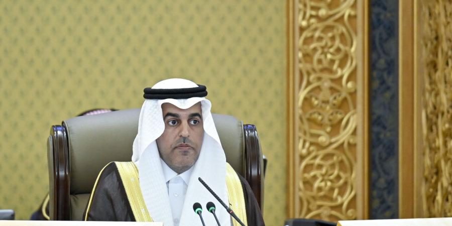 مجلس
      الشورى
      يصدر
      قرارات
      لتعزيز
      السياحة
      والابتكار
      والصناعة
      وكفاءة
      الطاقة