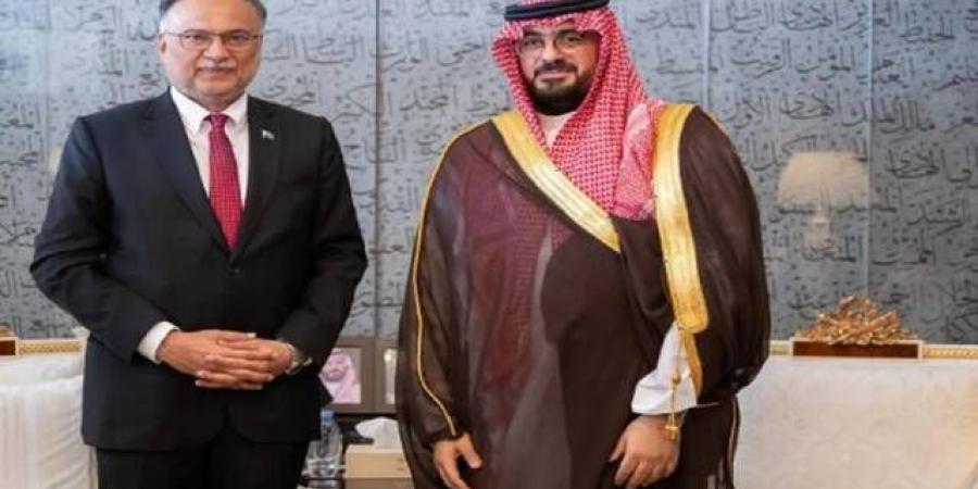 السعودية
      وباكستان
      تبحثان
      تعزيز
      الشراكة
      في
      التنمية
      والتخطيط