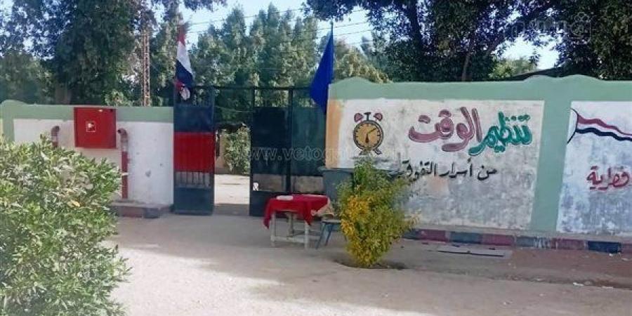 اعتماد 17 مؤسسة تعليمية بأسوان من الهيئة القومية لضمان جودة التعليم (صور)