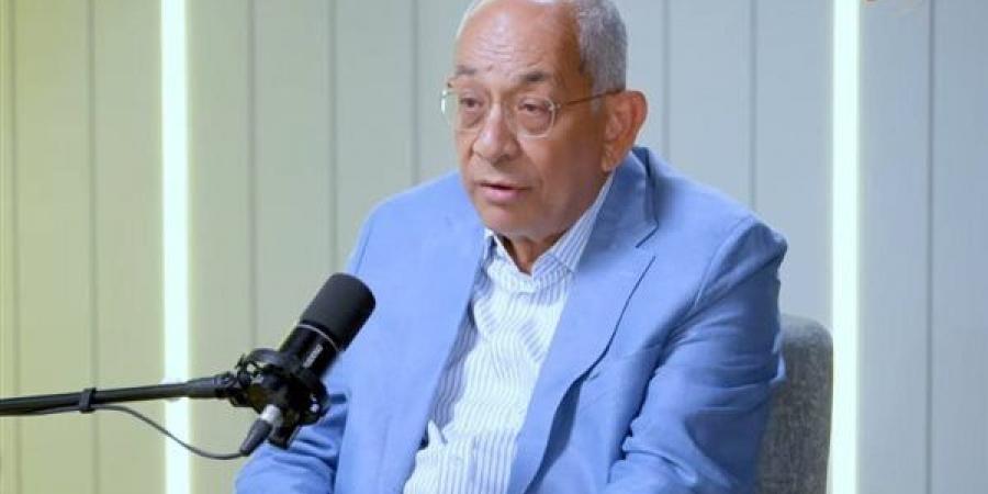 يوسف
      بطرس
      غالي:
      مكنش
      عندي
      فلوس
      كتيرة
      بس
      كان
      موجود
      اللي
      يكفيني
      وإشتغلت
      في
      لندن
      ومكنتش
      قاعد
      "فاضي"
