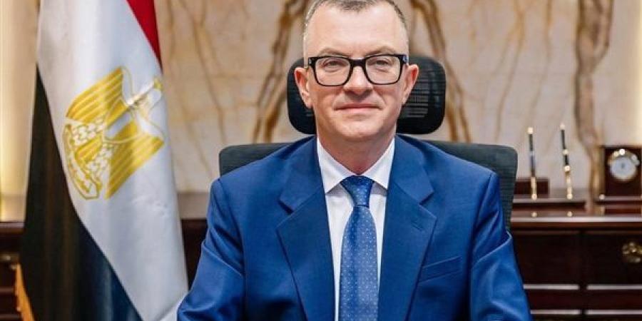 وزير
      التخطيط:
      أفريقيا
      تمتلك
      كل
      المقومات
      الاستراتيجية
      لتصبح
      مركزا
      عالميا
      للصناعة
      والخدمات
      اللوجستية