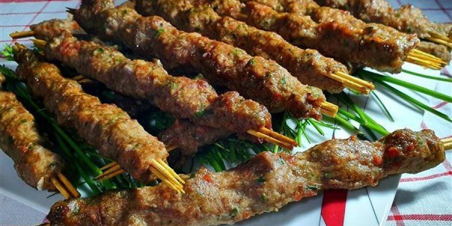 طريقة
      عمل
      الكفتة
      المشوية
      بطعم
      المطاعم
      في
      المنزل