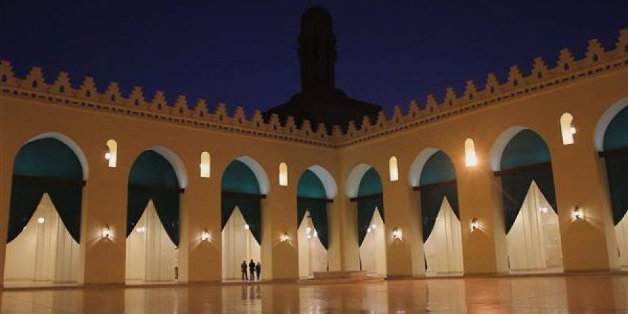 مواقيت
      الصلاة،
      موعد
      أذان
      العشاء
      اليوم
      الجمعة
      في
      القاهرة
      والمحافظات
