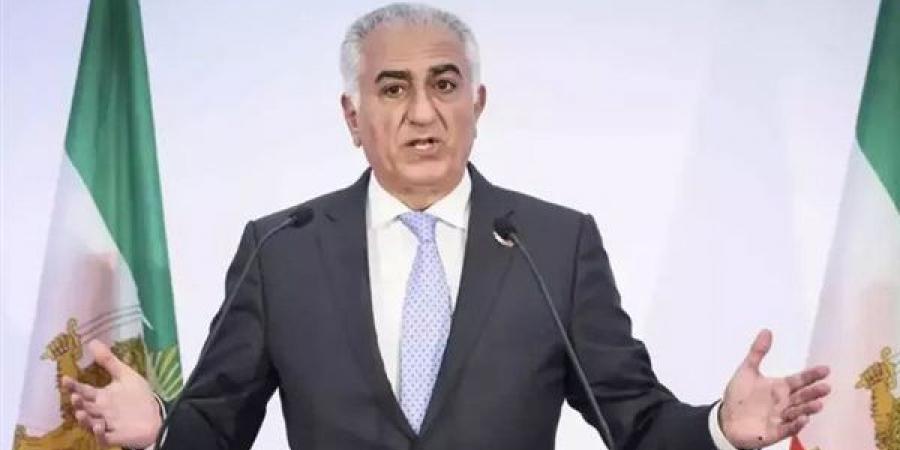 بتهم
      التجسس
      والإرهاب،
      القضاء
      الإيراني
      يحيل
      رضا
      بهلوي
      و300
      شخص
      لمحكمة
      الثورة