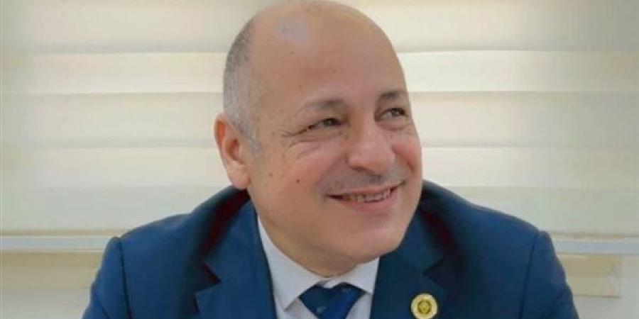اللواء
      عادل
      العمدة:
      أي
      اضطراب
      بمضيق
      هرمز
      سيرفع
      أسعار
      النفط
      والتأمين
      وسيزيد
      التضخم
      العالمي