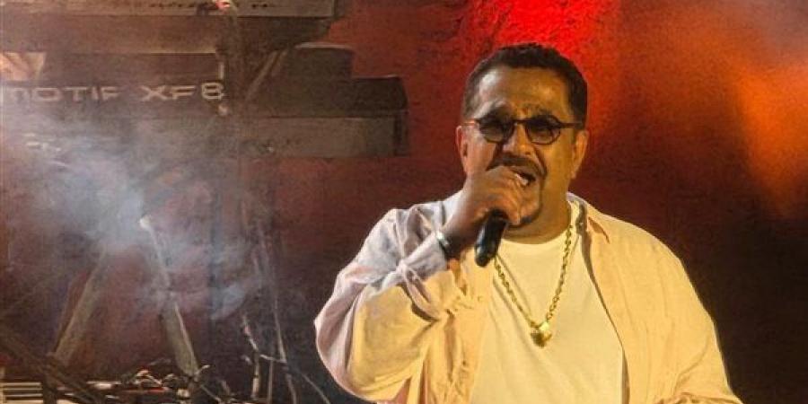 بإطلالة
      شبابية،
      ملك
      الراي
      الشاب
      خالد
      يشعل
      مسرح
      قرطاج
      بـ"عبد
      القادر
      وديدي"
      (فيديو)